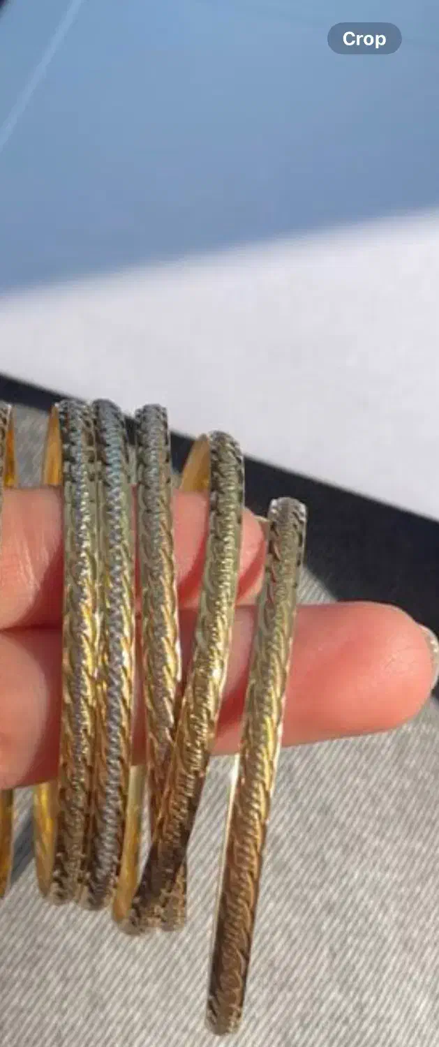 تعدادی النگو سالم و تمیز فقط ۱۰۰ بالای قیمت تابلو|جواهرات|رشت, نامجو|دیوار