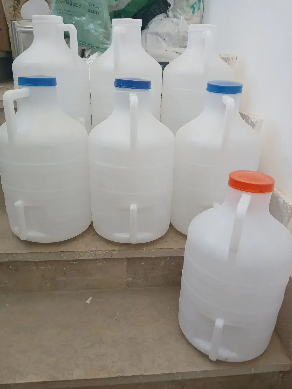 گالن ۲۰ لیتری|ظروف نگهدارنده، پلاستیکی، یکبارمصرف|بیرجند, |دیوار