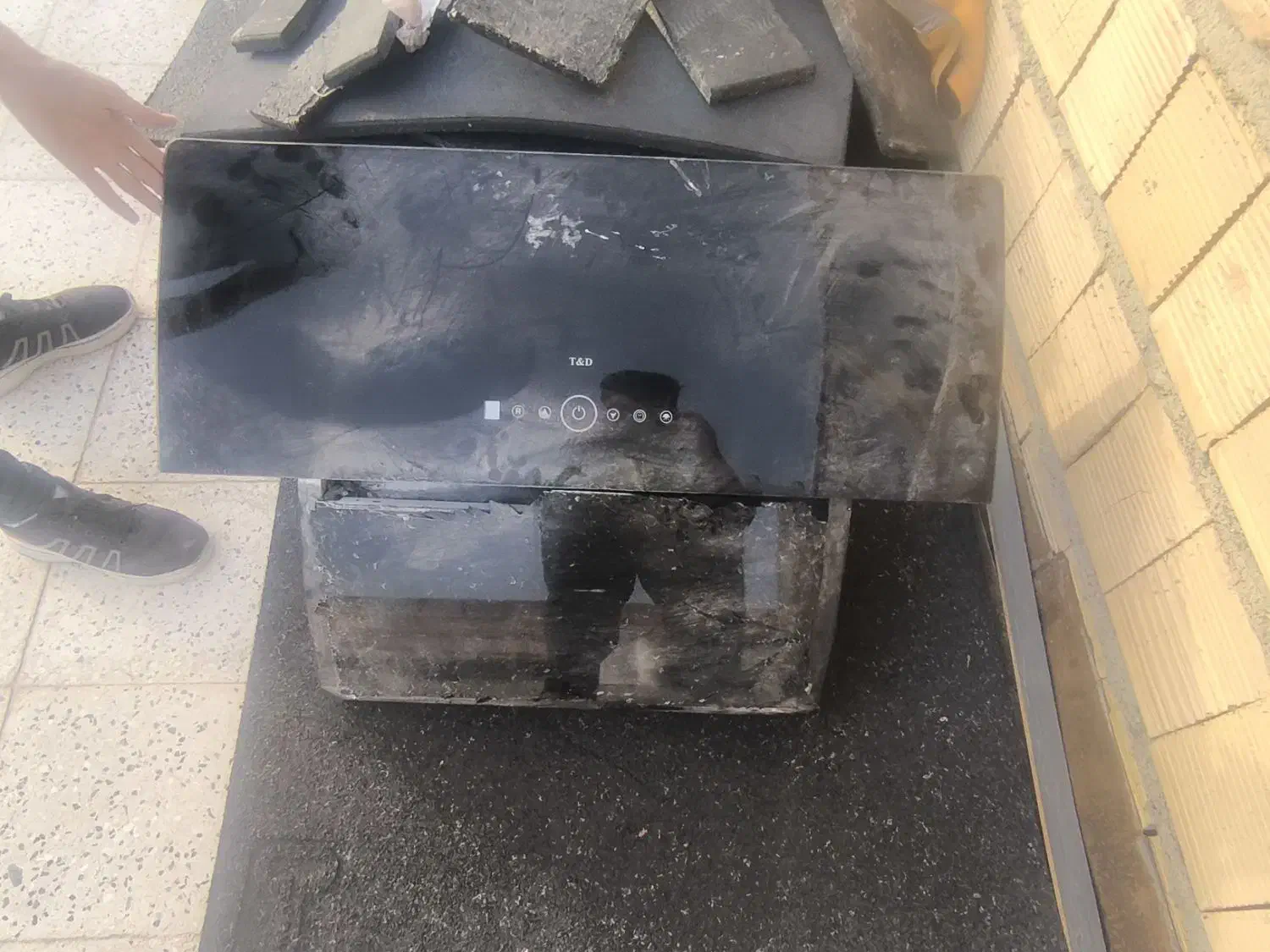 هود|هود|مشهد, پنجتن|دیوار