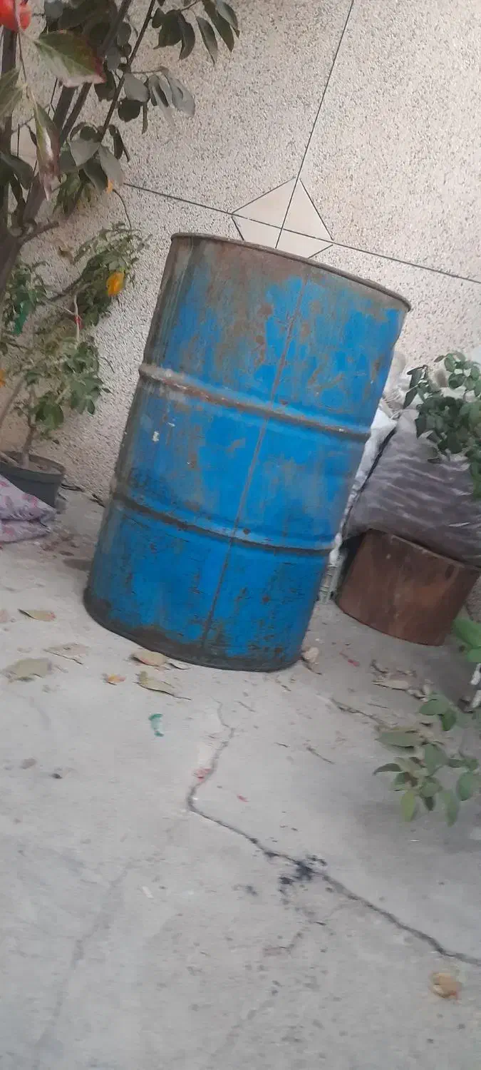 بشکه ی نفت|مصالح و تجهیزات ساختمان|میاندوآب, |دیوار