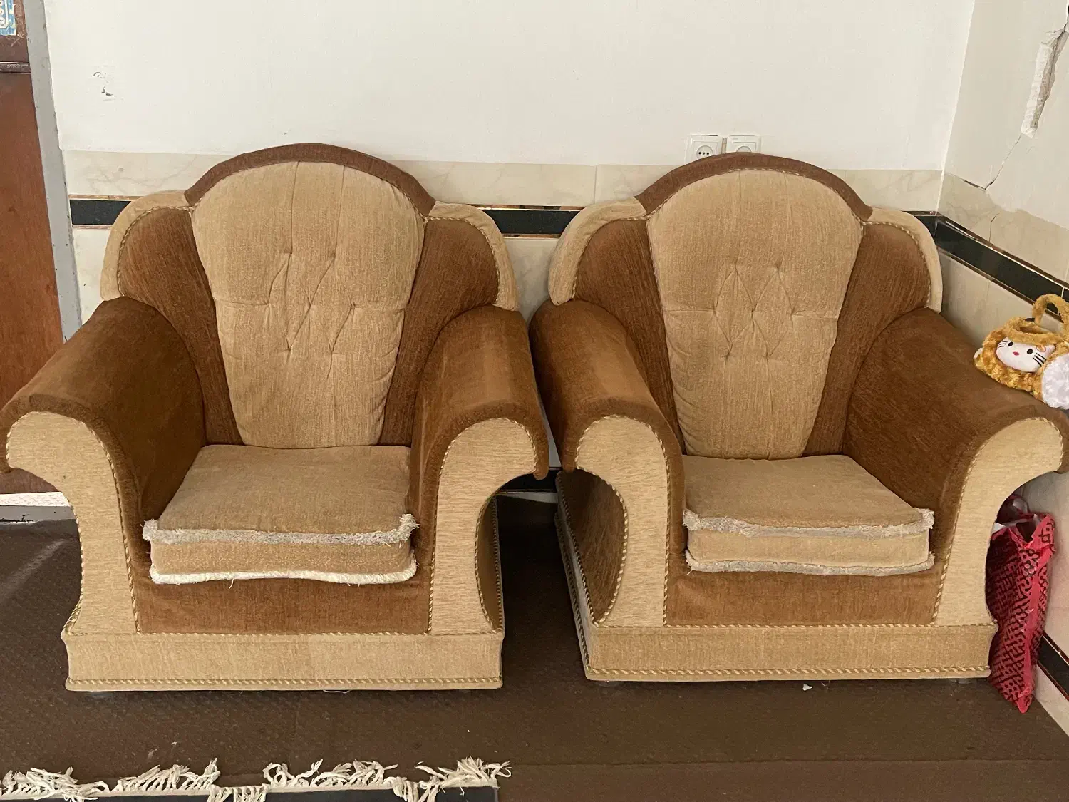 مبل  هفت نفره|مبلمان خانگی و میز عسلی|گلوگاه, |دیوار