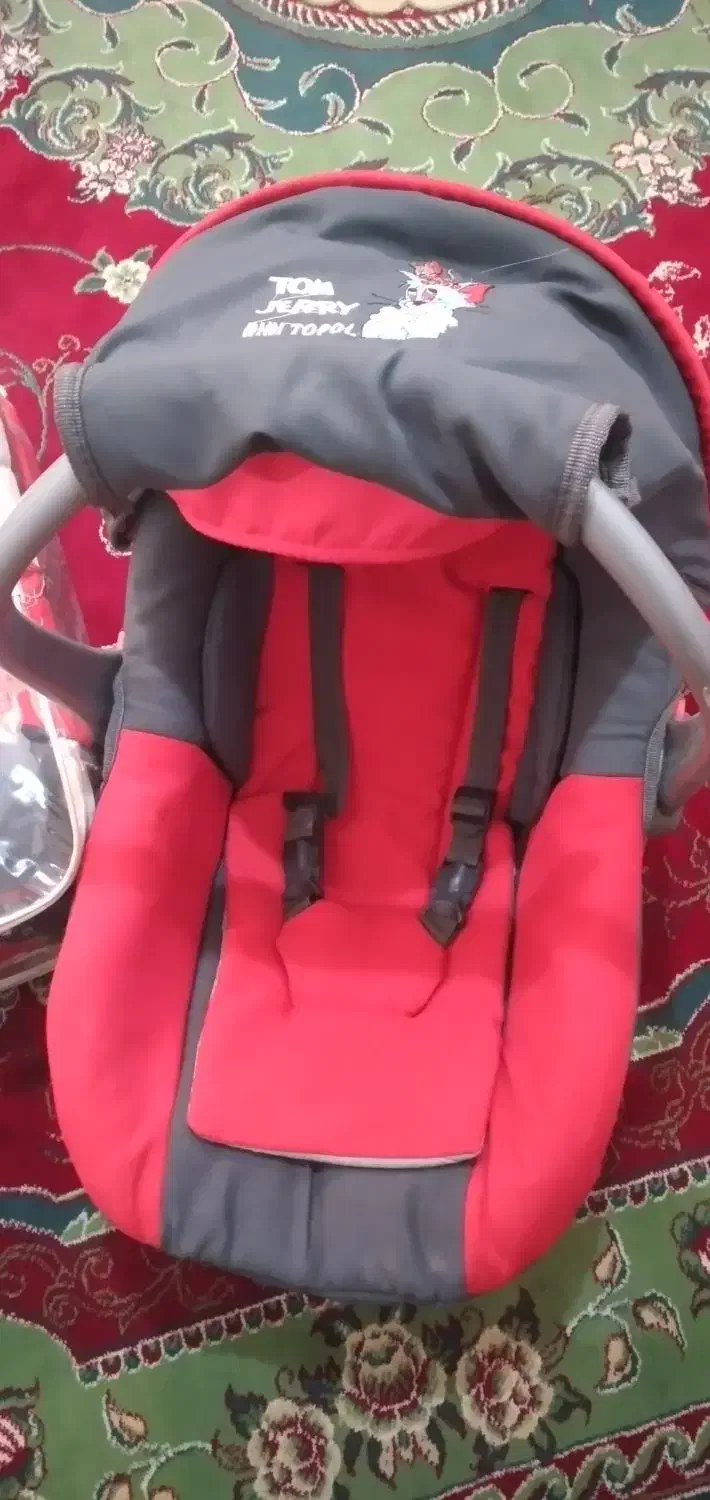 قنداق فرنگی و کریر|کالسکه و لوازم جانبی|بروجرد, |دیوار