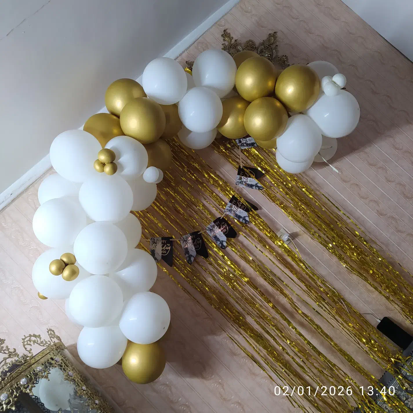 تم تولد|اسباب‌بازی بچه|قم, نیروگاه|دیوار