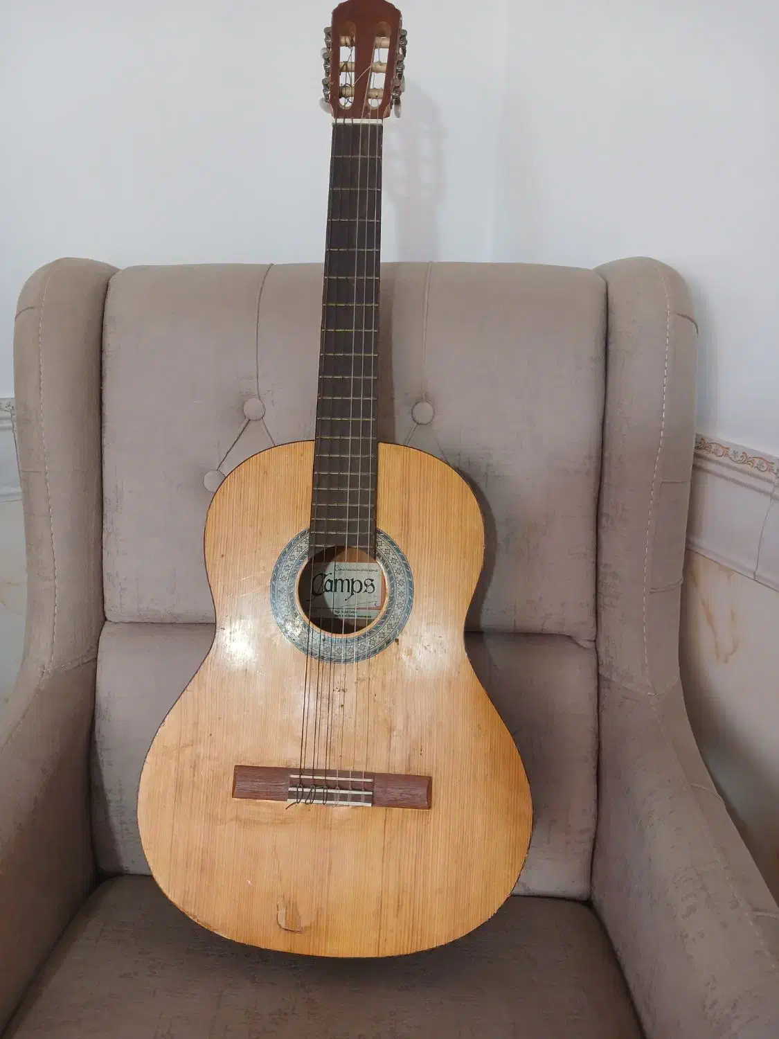 گیتار|گیتار، بیس، امپلیفایر|چهارباغ, |دیوار