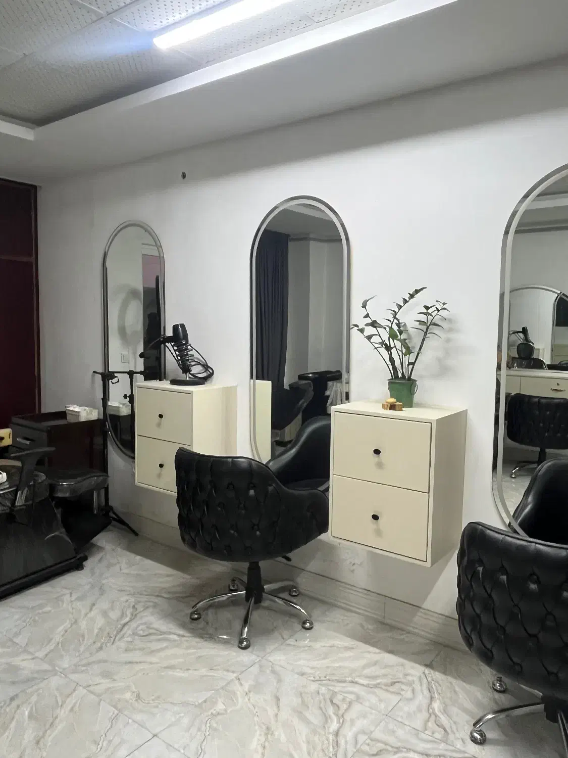 فروش وسایل به علت مهاجرت|آرایشگاه و سالن‌های زیبایی|قائم‌شهر, |دیوار