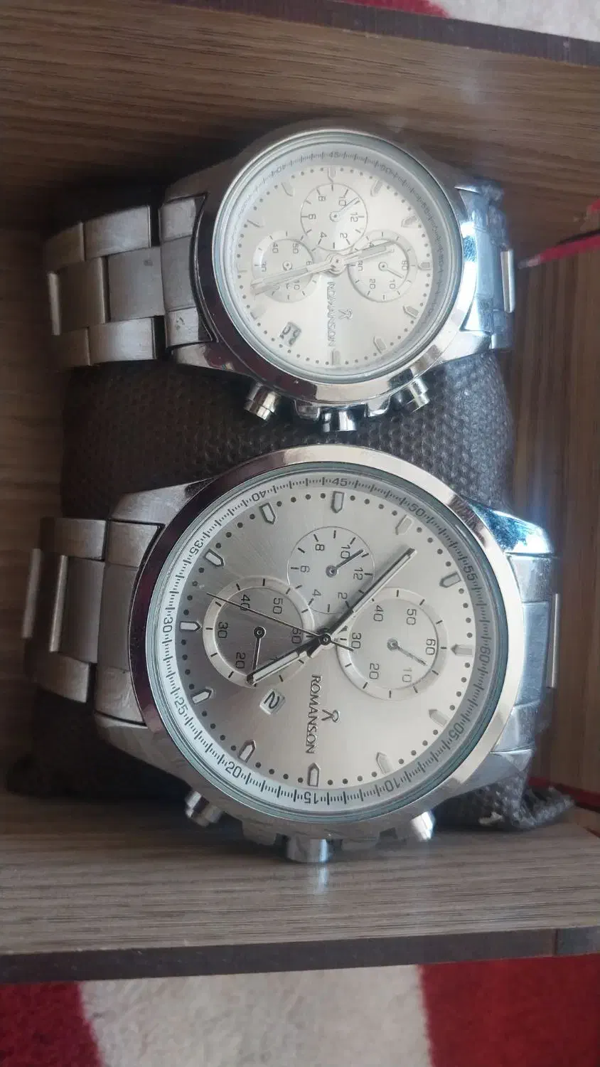 ساعت رومانسون|ساعت|نائین, |دیوار