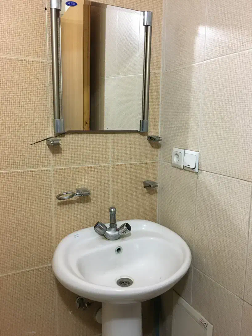 روشویی به همراه آینه|لوازم سرویس بهداشتی|نظرآباد, شهرک فرهنگیان|دیوار