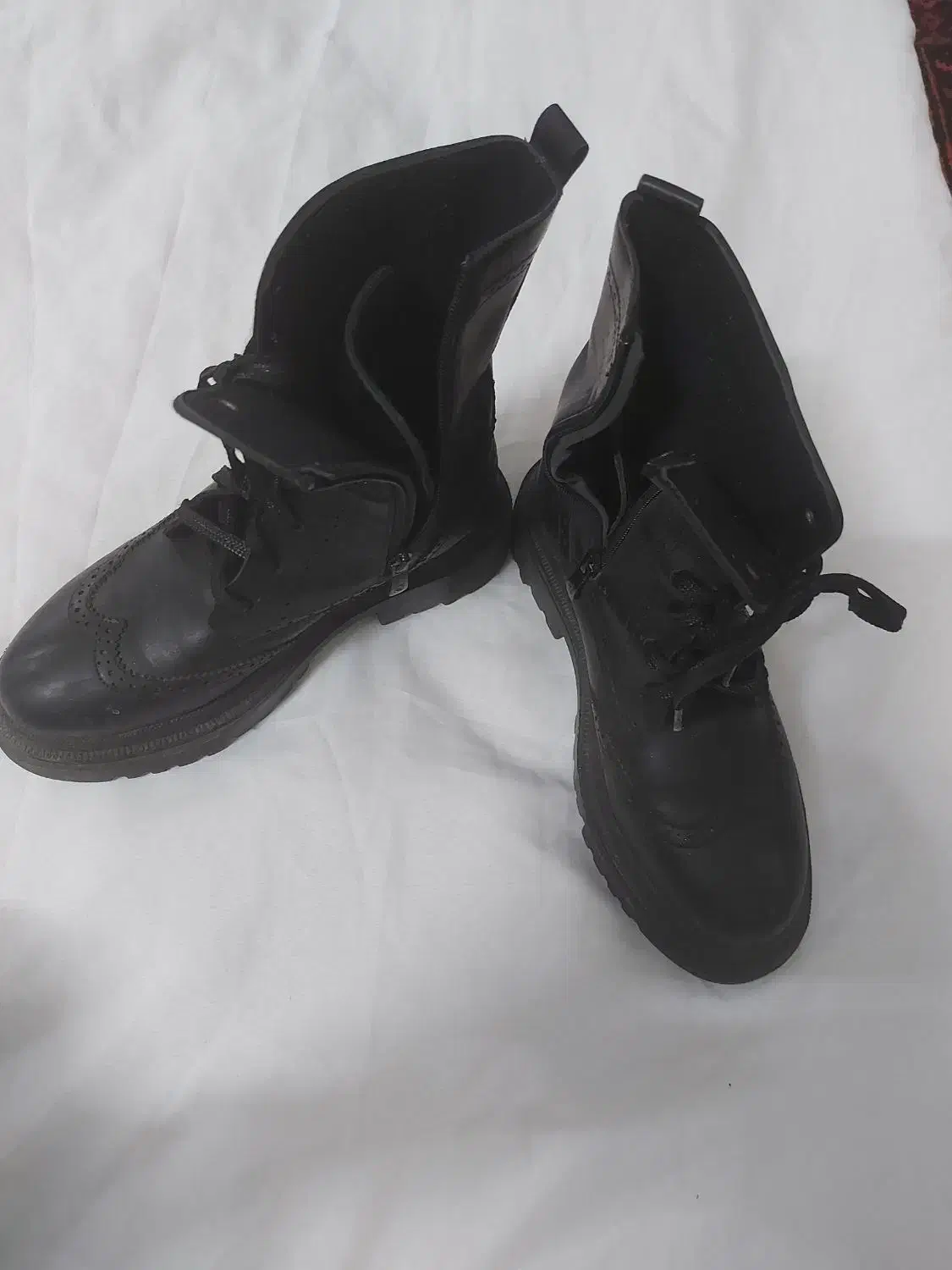 بوت|کیف، کفش، کمربند|بیرجند, |دیوار