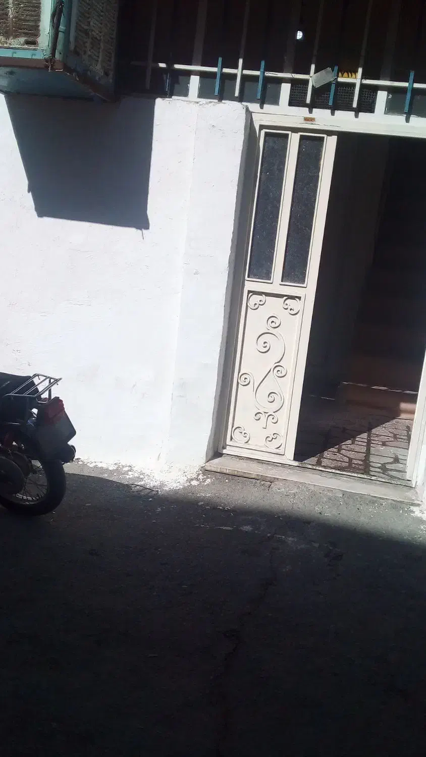 فروش ویلایی خ اشرفی اصفهانی روبروی مخابرات|فروش خانه و ویلا|بروجرد, |دیوار