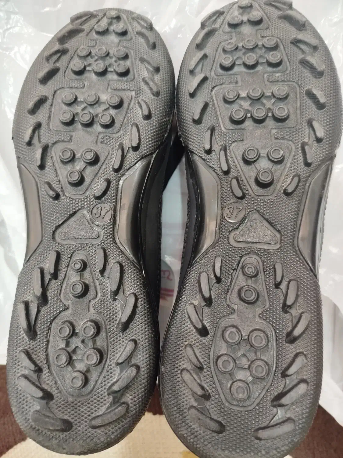 کفش فوتبالی|تجهیزات ورزشی|بوشهر, |دیوار