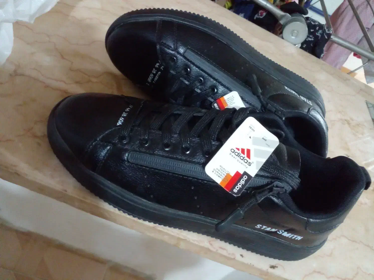 کتونی خارجی adidas اصل سایز 41 آکبند نو|کیف، کفش، کمربند|رشت, استقامت ۱|دیوار