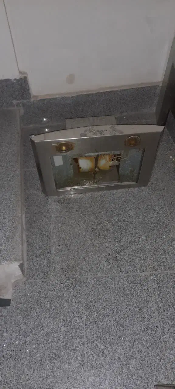 هود|هود|مشهد, هفت تیر (نه دره)|دیوار