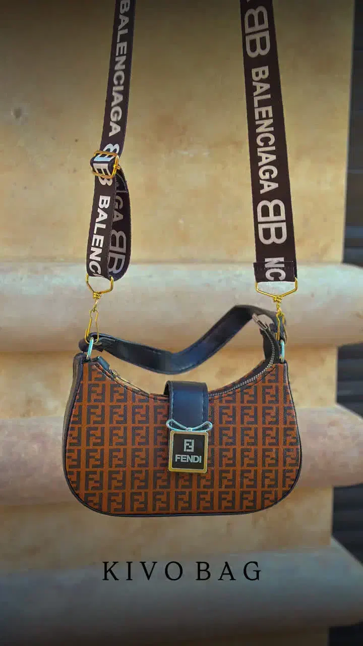 کیف دوشی|کیف، کفش، کمربند|قم, بکایی|دیوار