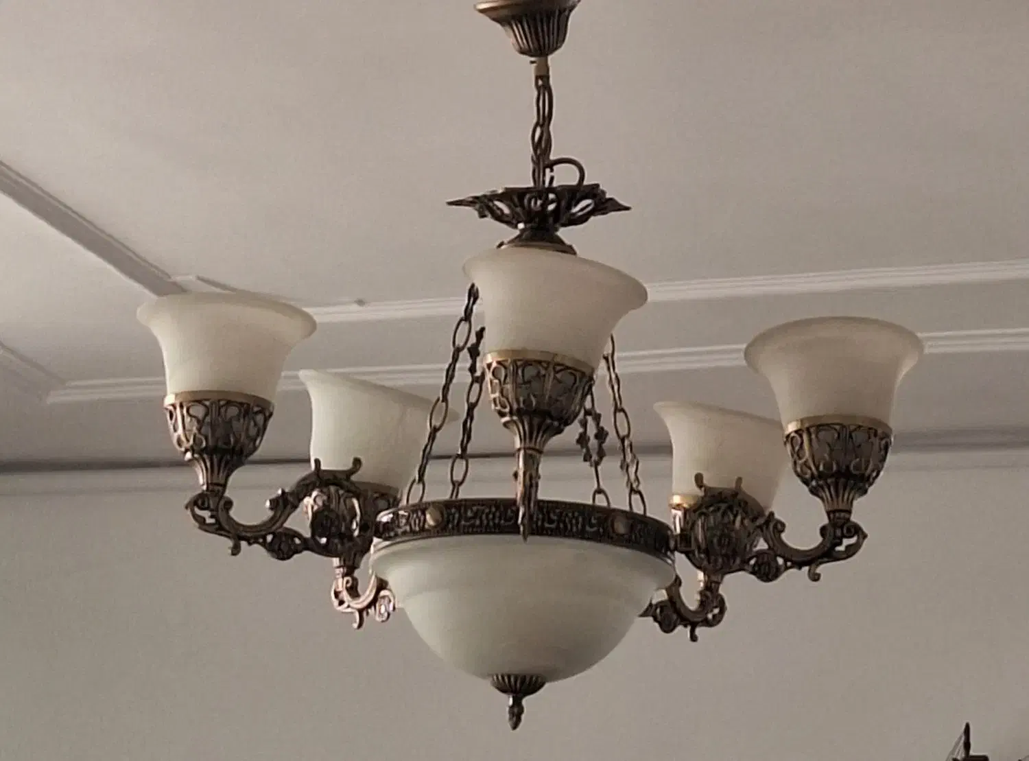 دوتا لوستر برنجی،سالم سالم دونه ای ۲۵۰۰ تومن|لوستر و چراغ آویز|سبزوار, امیر کبیر|دیوار