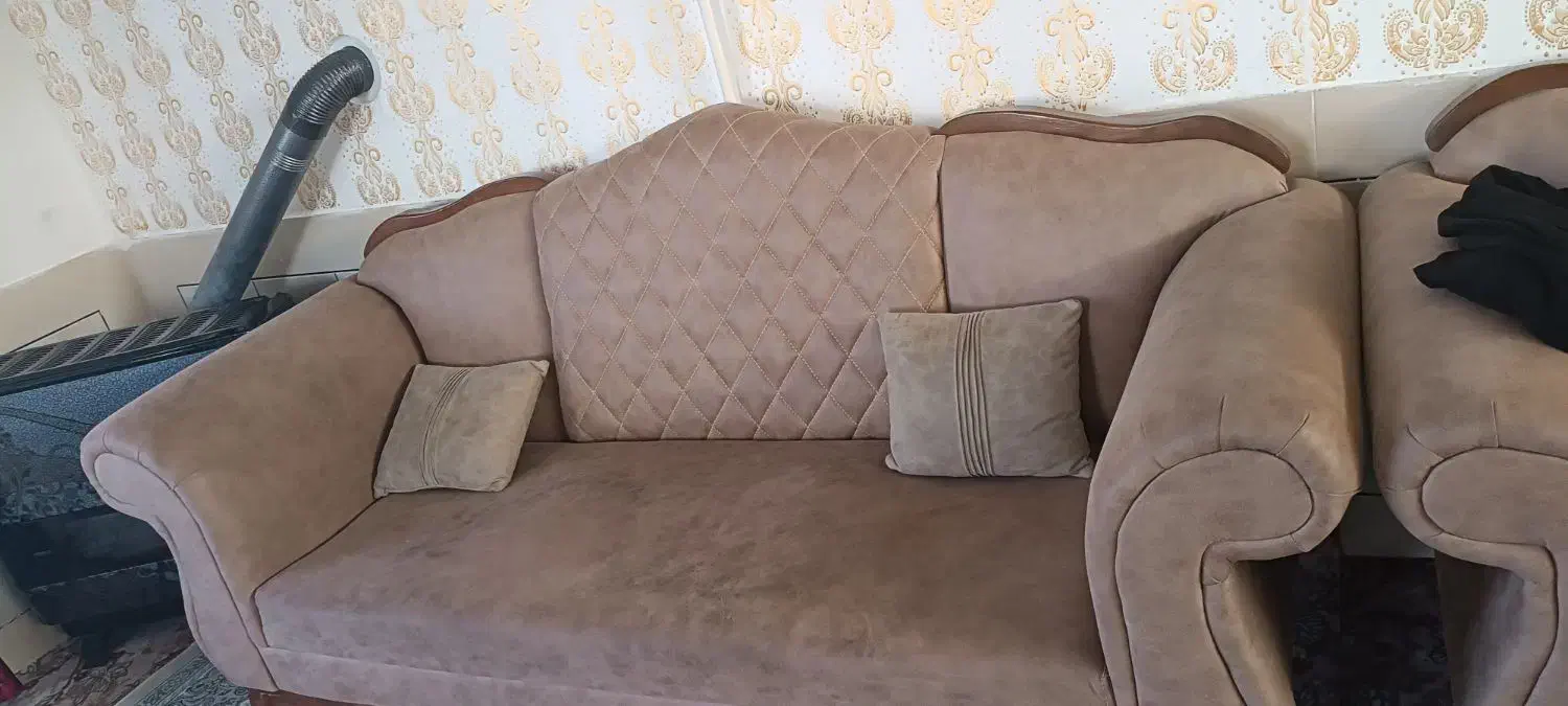 مبلمان ۸نفره سالم و تمیز همراه با سه عدد میزعسلی|مبلمان خانگی و میز عسلی|زیرکوه, |دیوار