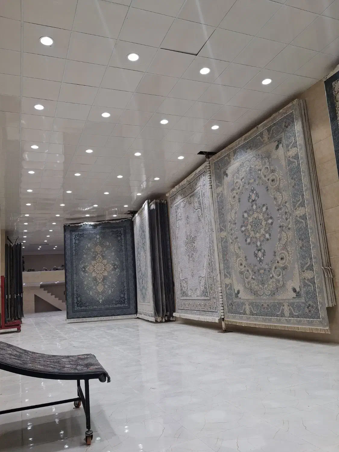 استخدام منشی اقا فرش فروشی تننک|استخدام بازاریابی و فروش|بوشهر, |دیوار