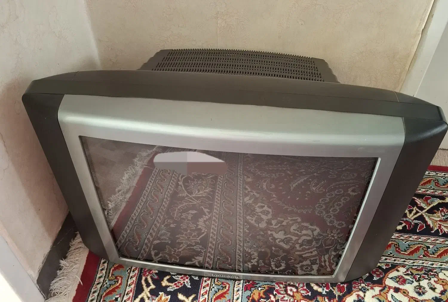 تلویزیون سالم قدیمی فابریک با کیفیت|تلویزیون و پروژکتور|اصفهان, همدانیان|دیوار