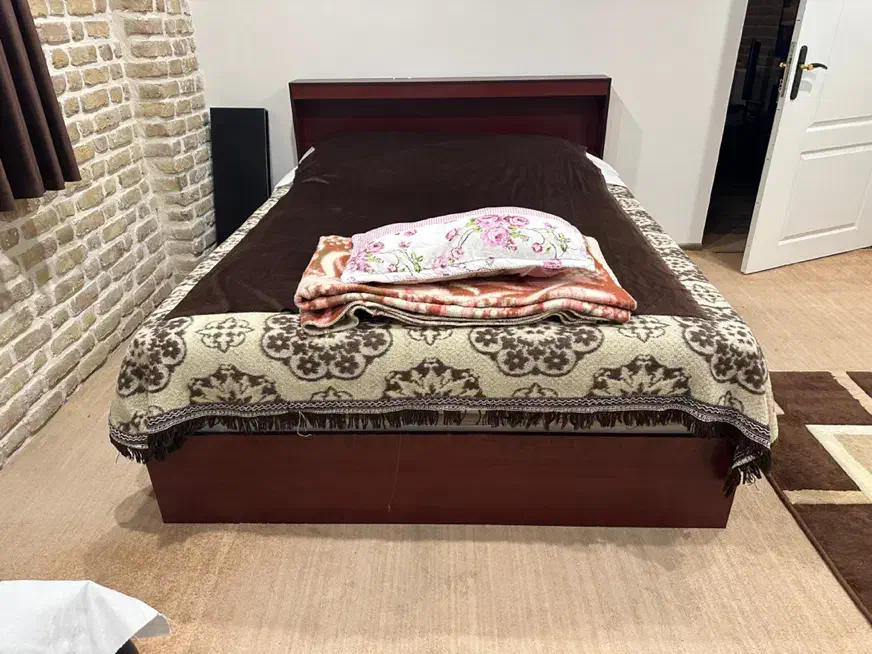 تخت و تشک خوش خواب کویین|تخت و سرویس خواب|دماوند, دماوند|دیوار