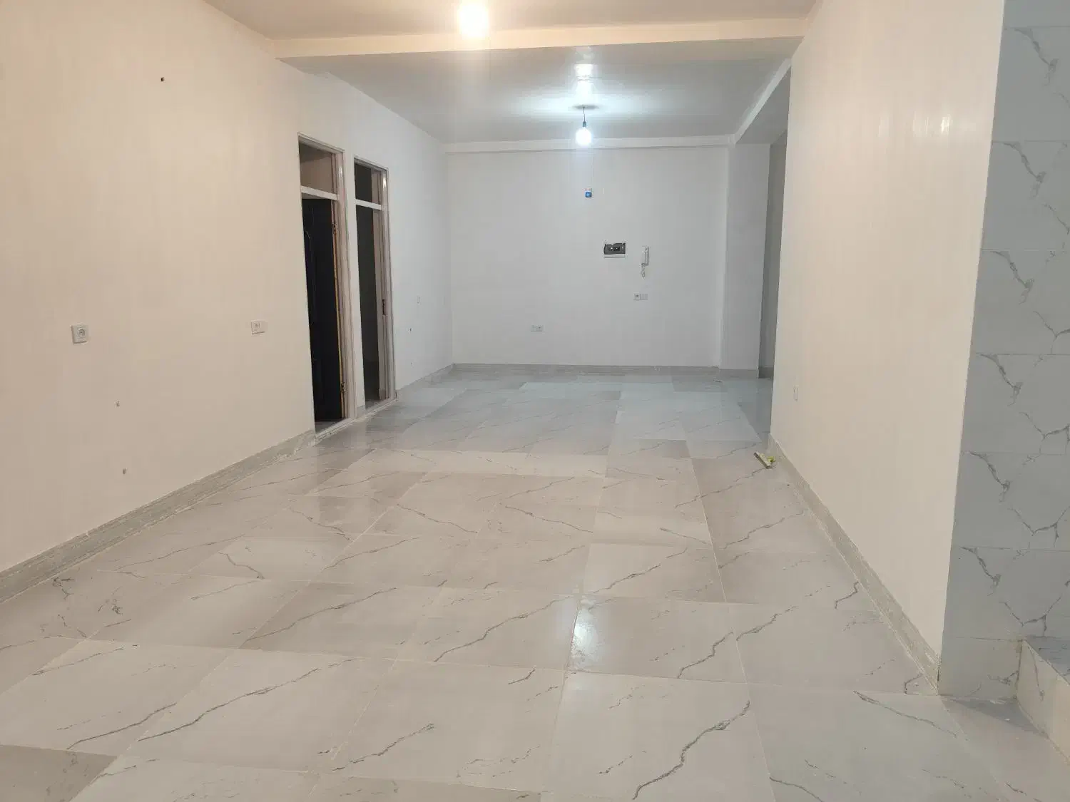 آپارتمان نوساز و مستقل میدان محمد، طبقه اول|اجارهٔ آپارتمان|بم, |دیوار