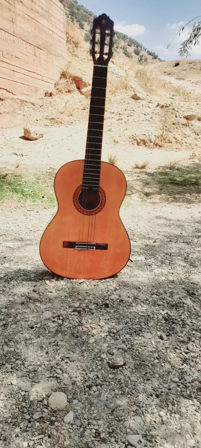 گیتار یاماها c70|گیتار، بیس، امپلیفایر|یاسوج, |دیوار