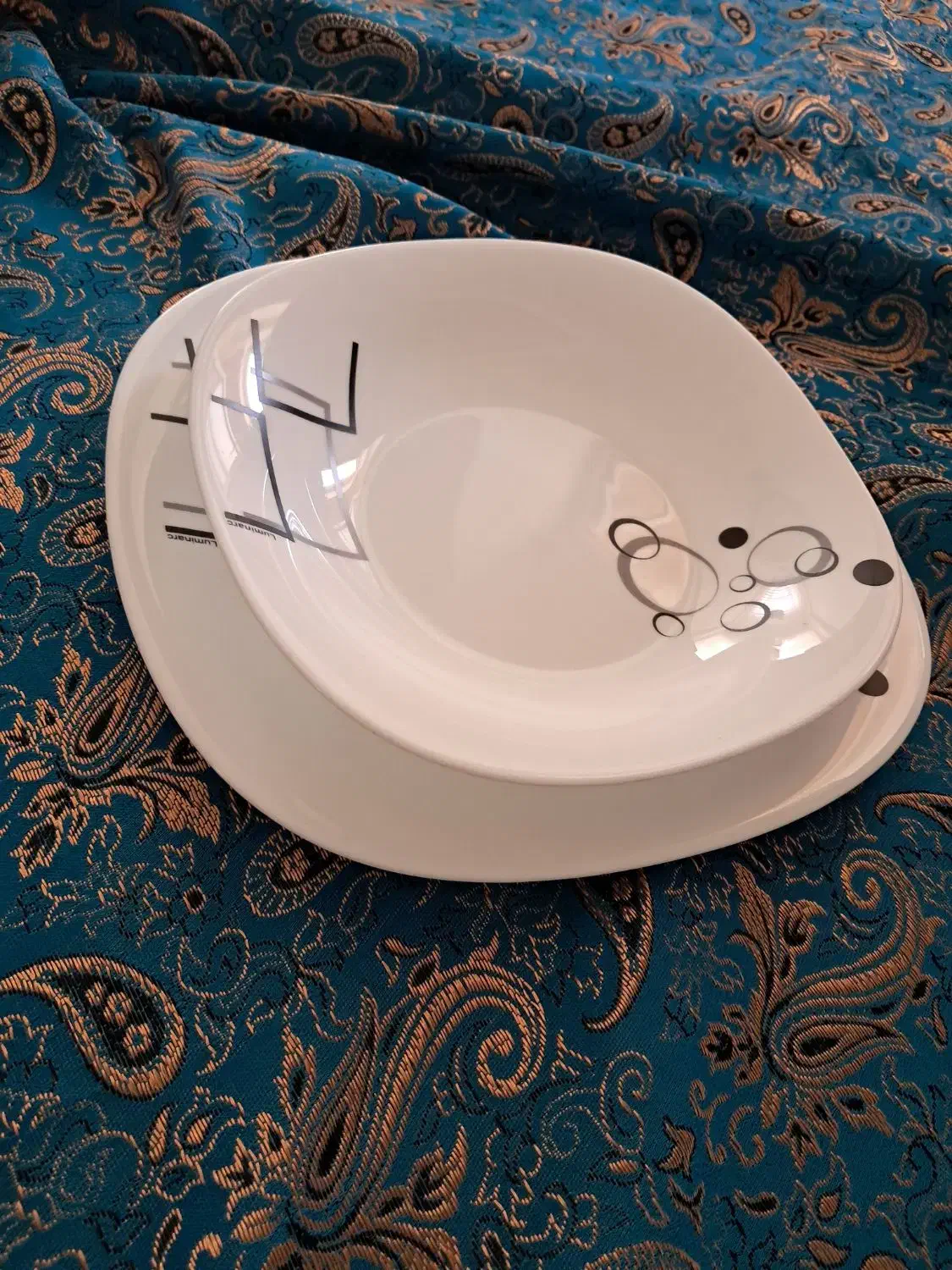 ظروف غذا خوری|ظروف سرو و پذیرایی|اندیشه, اندیشه فاز ۱|دیوار