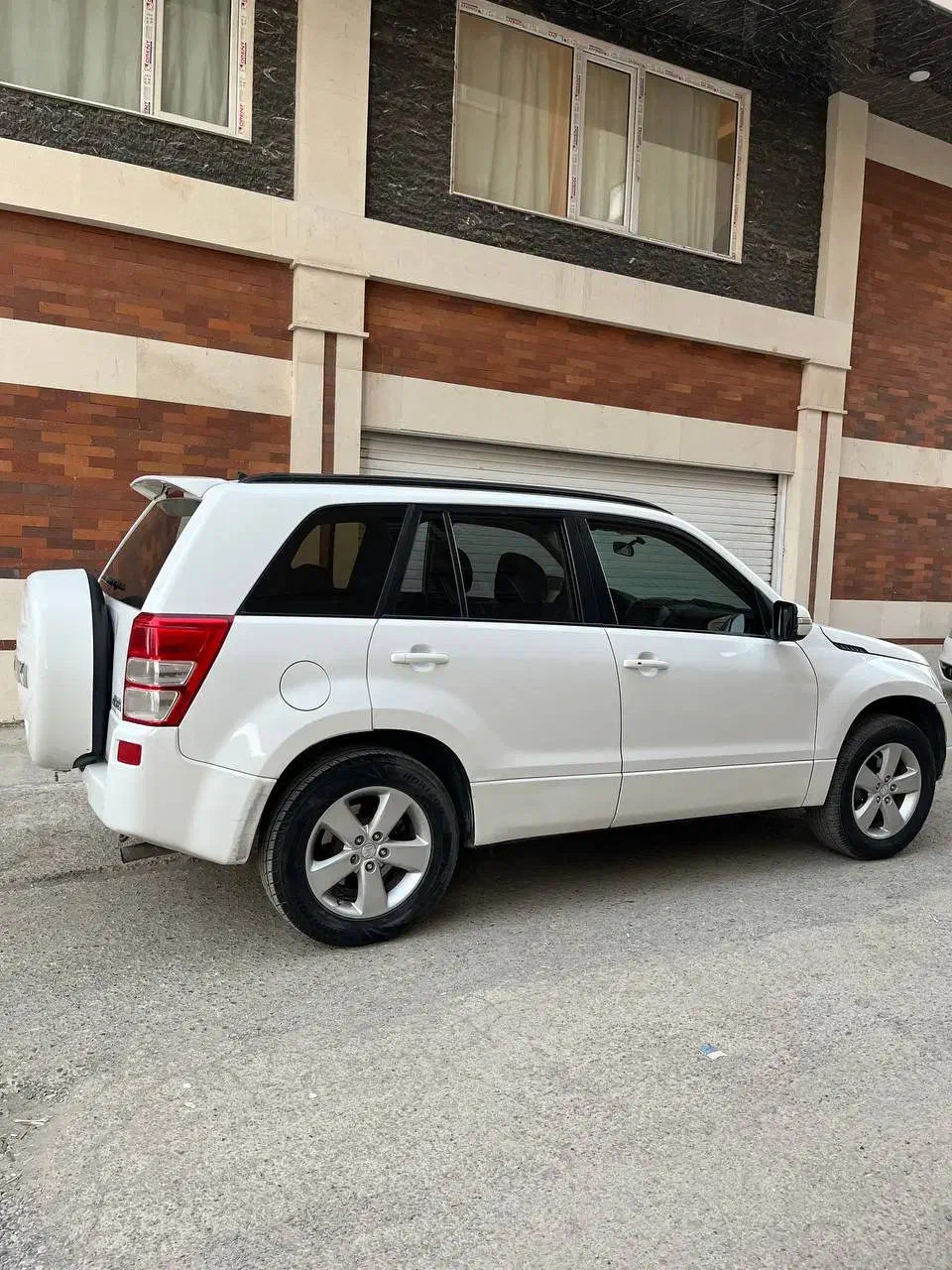 سوزوکی ویتارا دنده ۲۴۰۰ مدل ۹۰|خودرو سواری و وانت|اندیشه, اندیشه فاز ۱|دیوار