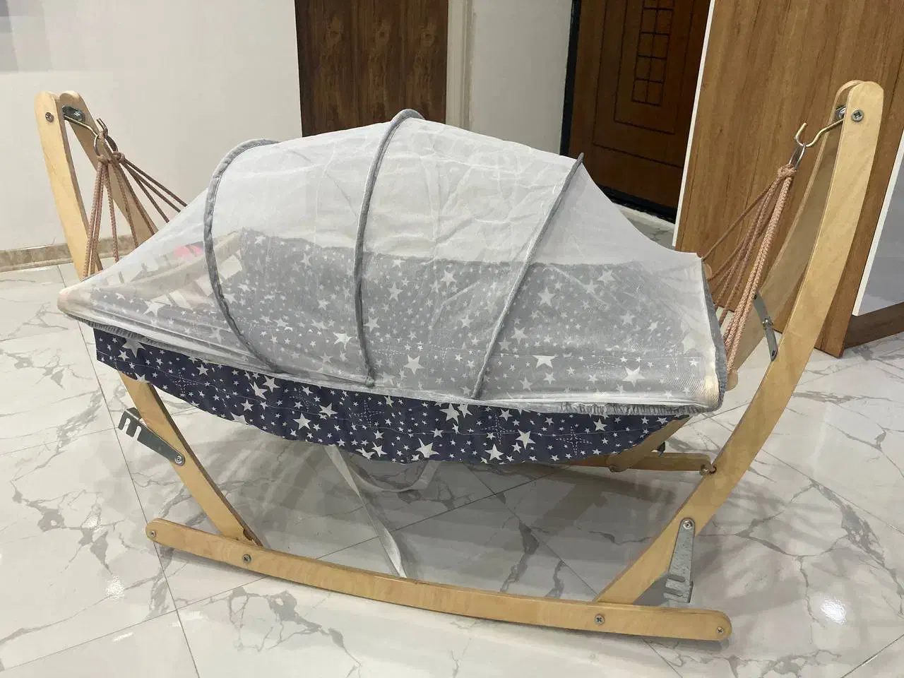 گهواره طرح سنتی|تخت و صندلی بچه|خرمآباد, |دیوار