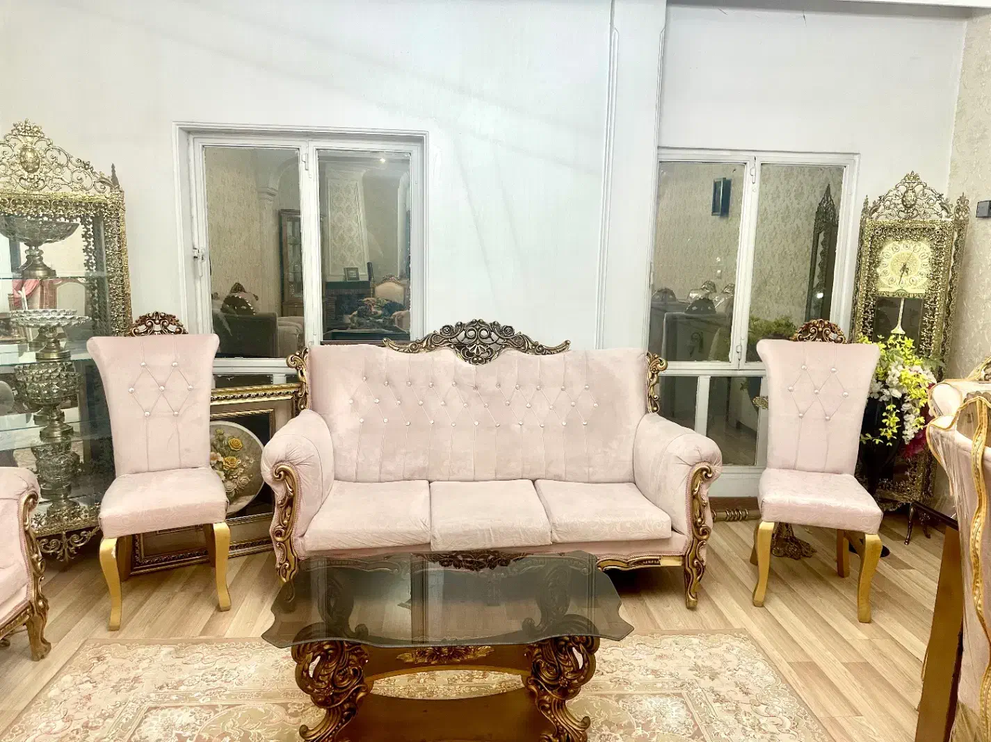 مبلمان نه نفره و نهارخوری شش نفره بسیار تمیز و شیک|مبلمان خانگی و میز عسلی|تهران, ولنجک|دیوار