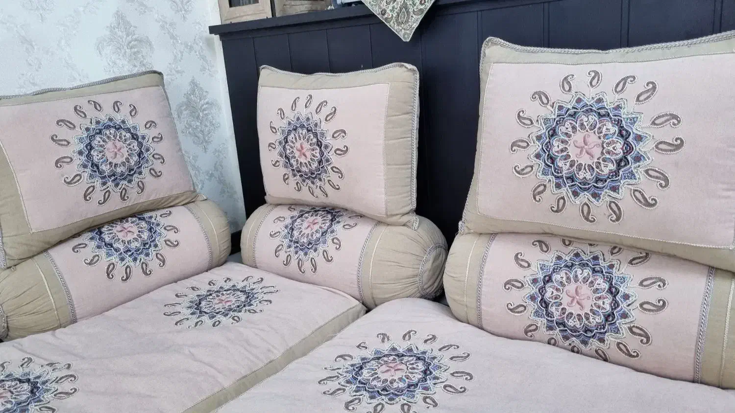 پشتی|رختخواب، بالش، پتو|شیراز, فرهنگیان|دیوار