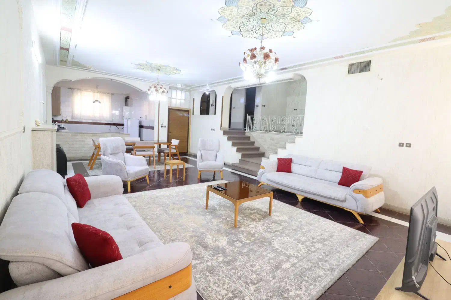 آپارتمان مبله با کیفیت|اجارهٔ کوتاه‌مدت آپارتمان و سوئیت|شیراز, فرهنگ شهر|دیوار