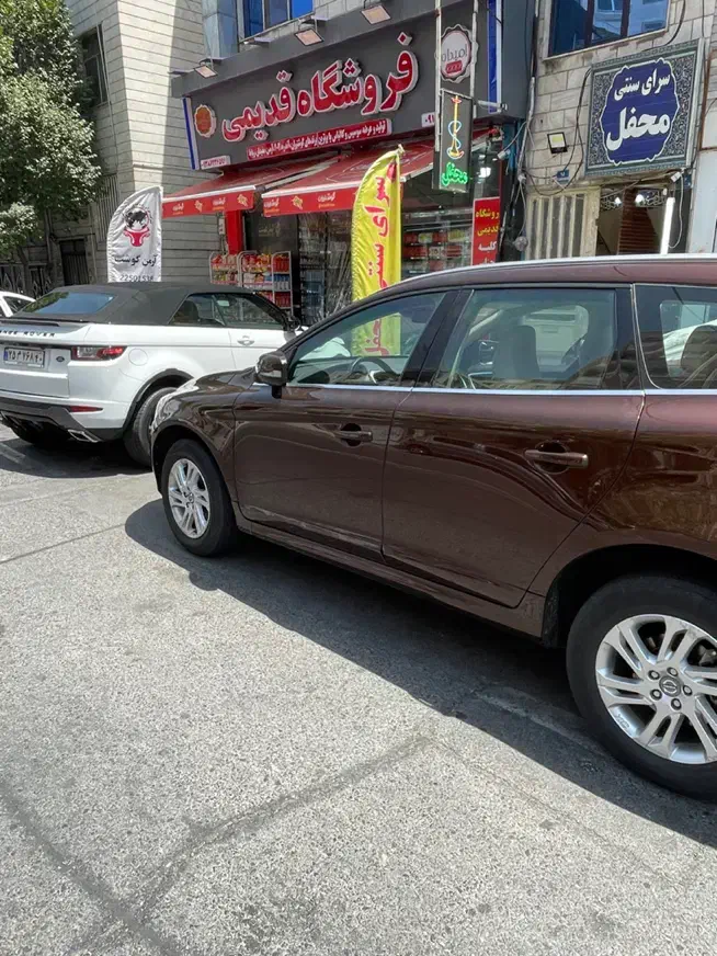 ولووxc60مدل۲۰۱۴|خودرو سواری و وانت|تهران, درختی|دیوار