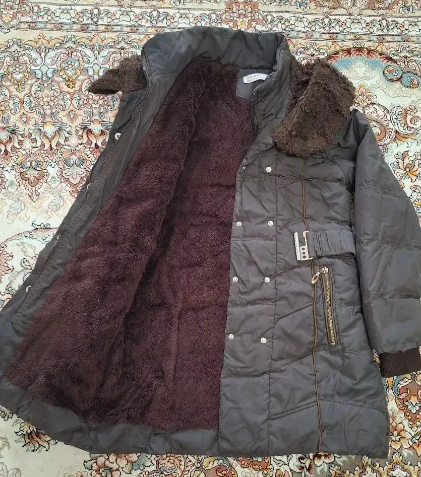 کاپشن و پالتو وبارانی|لباس|قرچک, زیبا شهر|دیوار