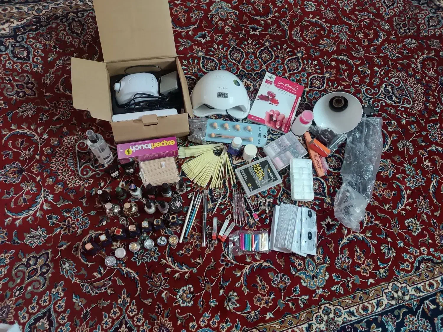 وسایل کامل ناخن|آرایشگاه و سالن‌های زیبایی|بروجن, |دیوار