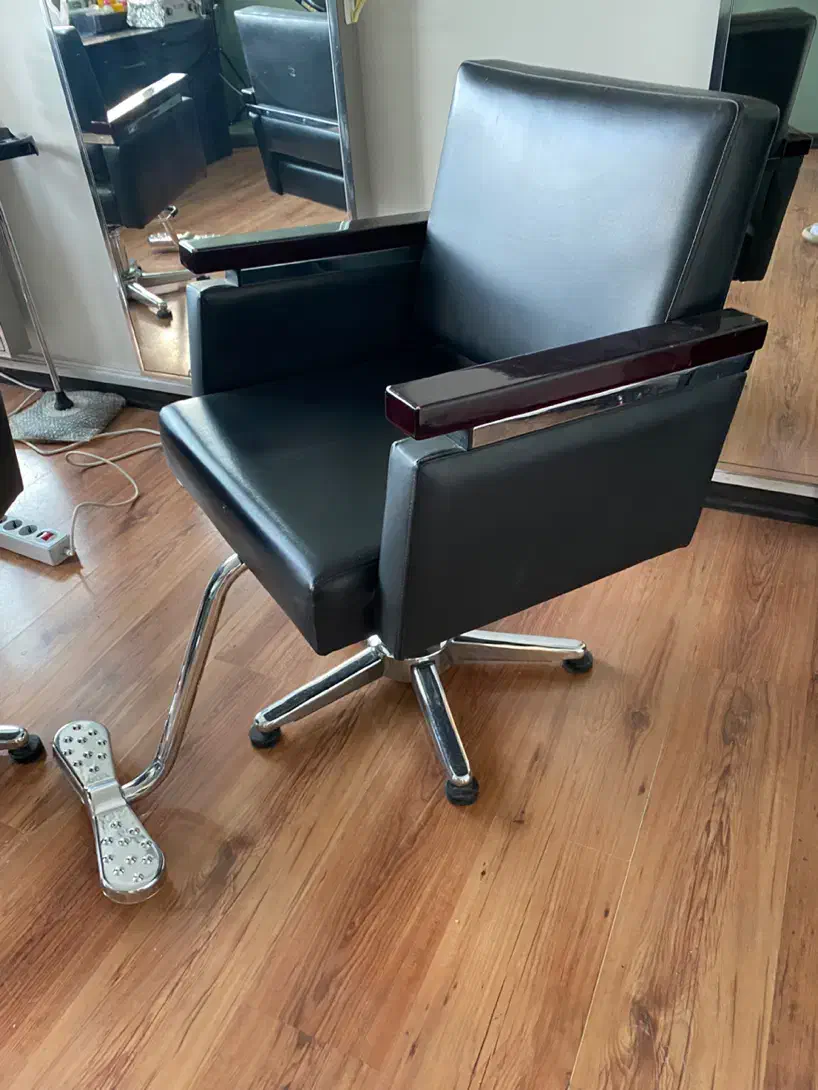 صندلی سالنی|آرایشگاه و سالن‌های زیبایی|تهران, پاسداران|دیوار