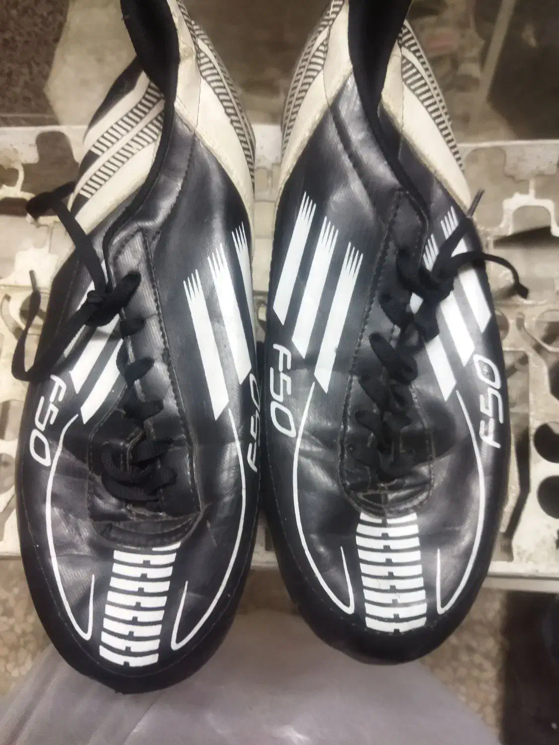 کفش   فوتبال  ۴۰۰|کیف، کفش، کمربند|قم, شاه ابراهیم|دیوار