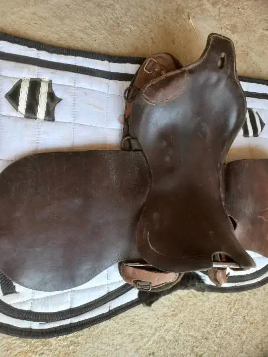 زین قدیمی آنتیک|اسب و تجهیزات اسبسواری|اصفهان, شهید رجایی|دیوار