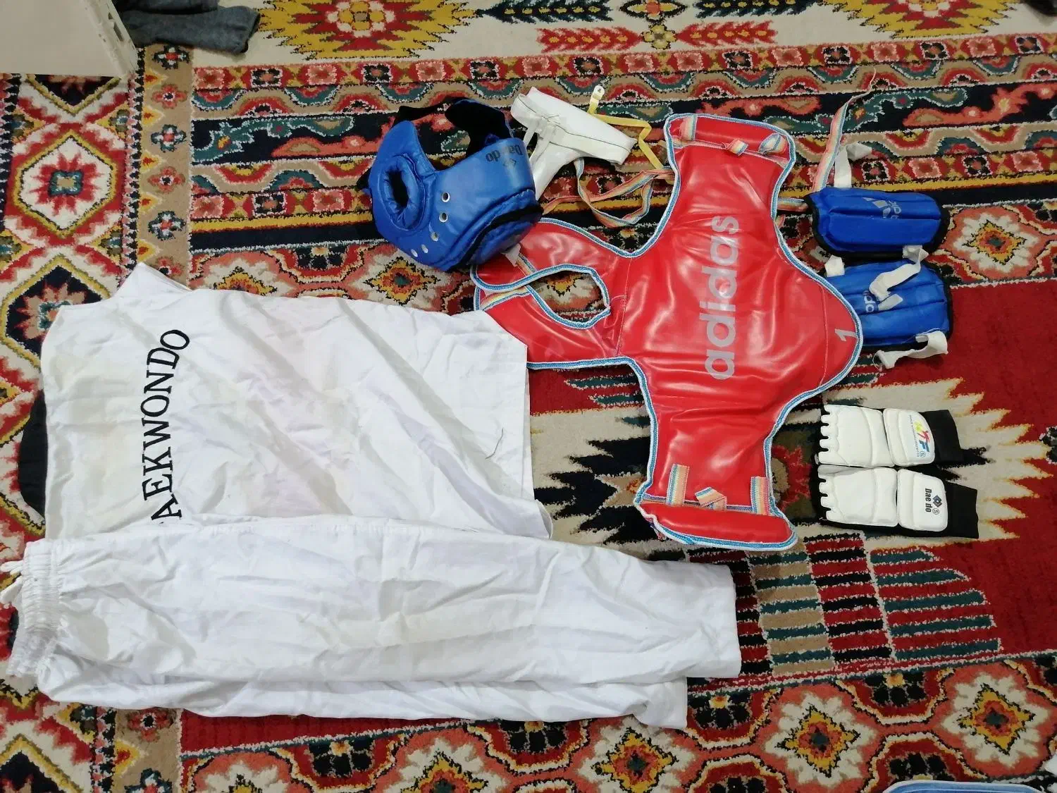 دو دست کامل لباس تکواندو|تجهیزات ورزشی|سبزوار, امیر کبیر|دیوار