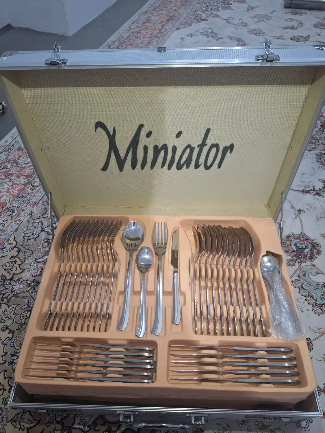 سرویس قاشق و چنگال کامل 128 پارچه 24 نفره|ظروف سرو و پذیرایی|تهران, شوش (باغ آذری)|دیوار