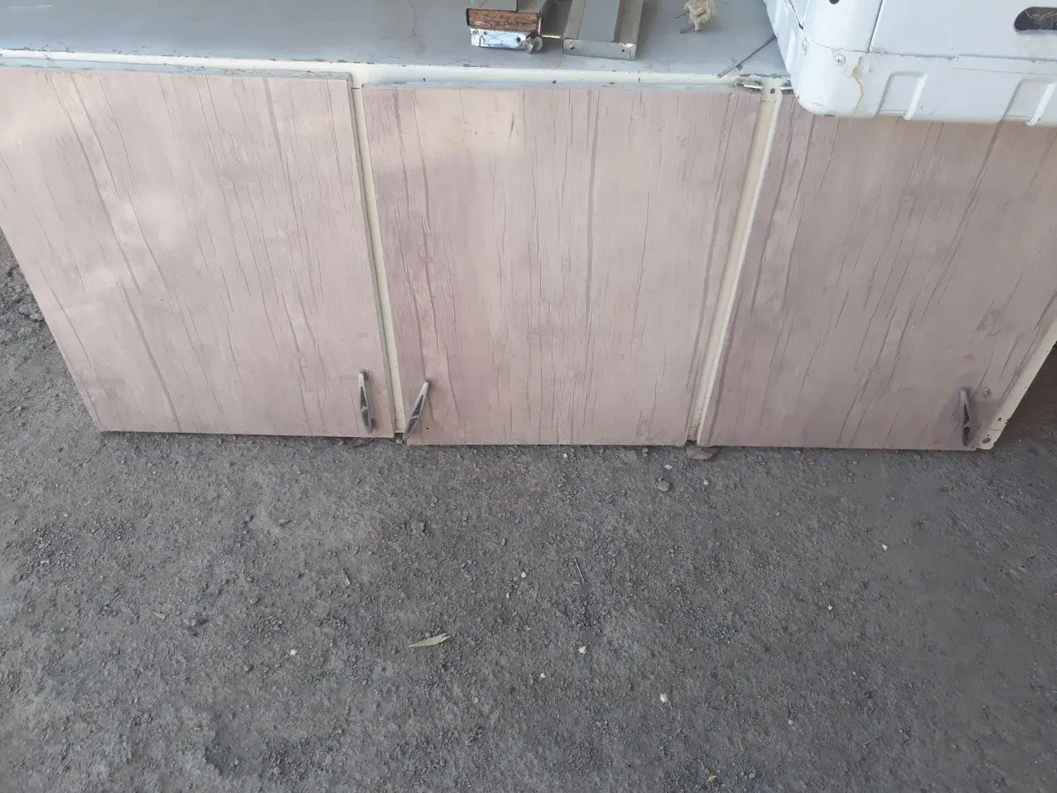 کابینت ومیزنهارخوری ومیزچرخ خیاطی|میز و صندلی غذاخوری|تربتحیدریه, بالا ولایت|دیوار