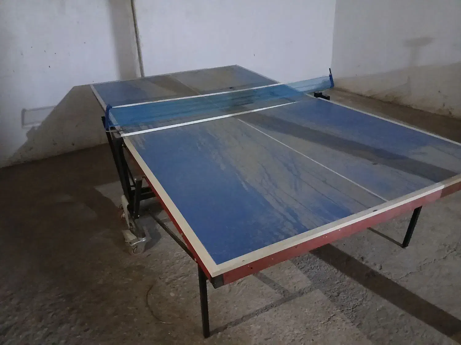 میز پینگ پونگ|ورزشهای توپی|صحنه, |دیوار