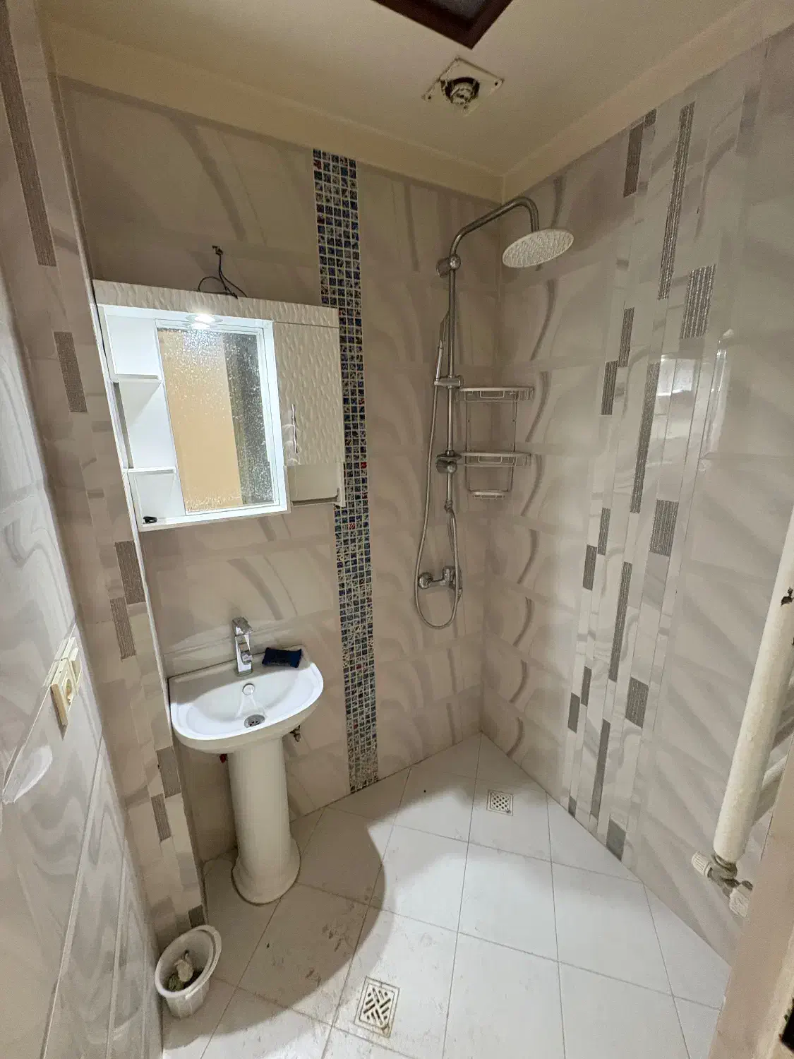 ۱۰۰ متر ۲ خواب نوساز تکواحدی/ خیابان سامان