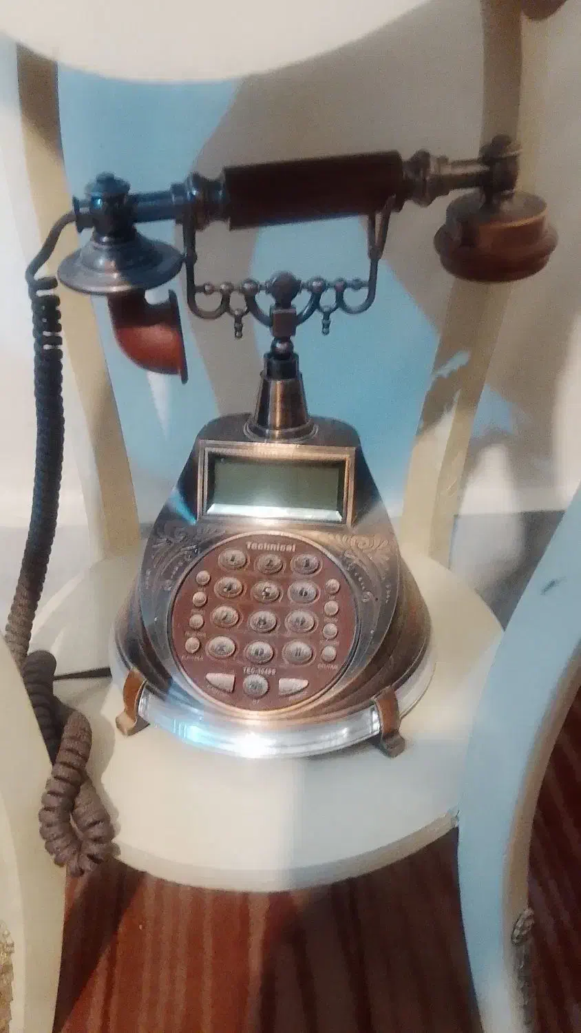 تعدادی وسایل|تلفن رومیزی|تربت‌حیدریه, اندیشه|دیوار