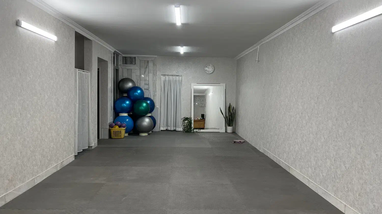 باشگاه یوگا بانوان / باشگاه لیلیان / حرکات اصلاحی|خدمات آموزشی|اصفهان, محله سفلی|دیوار