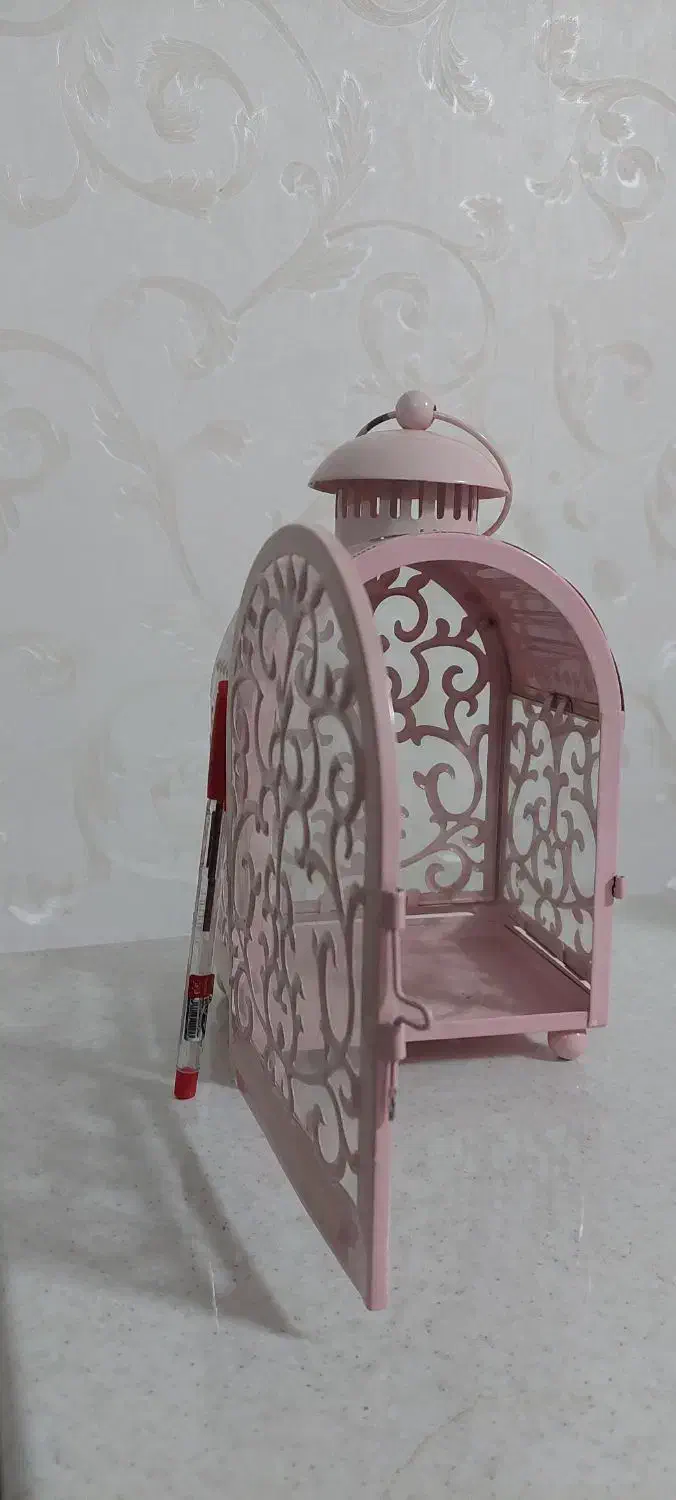 شمعدون فانوسی فلزی و تنه درخت چوبی کاملا سالم و نو|صنایع دستی و سایر لوازم تزئینی|رشت, علی آباد|دیوار