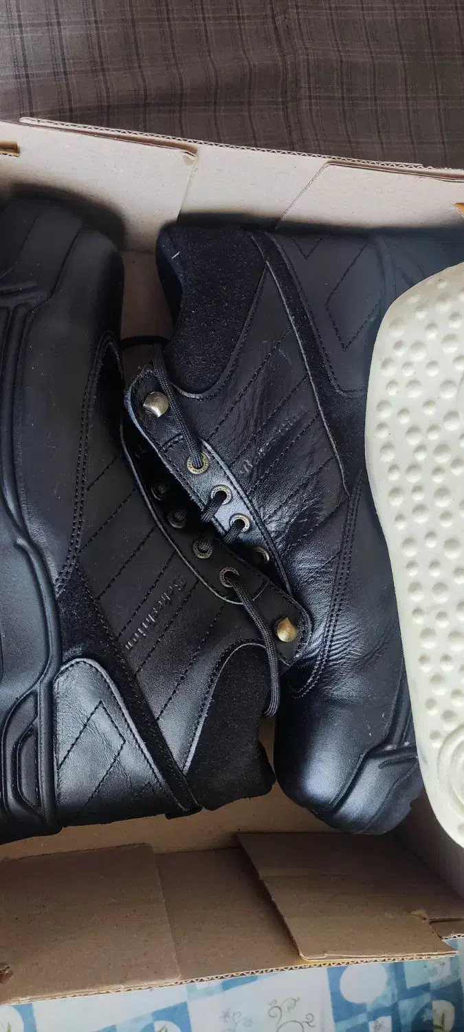 کفش ایمنی بهشتیان|کیف، کفش، کمربند|شهرکرد, |دیوار