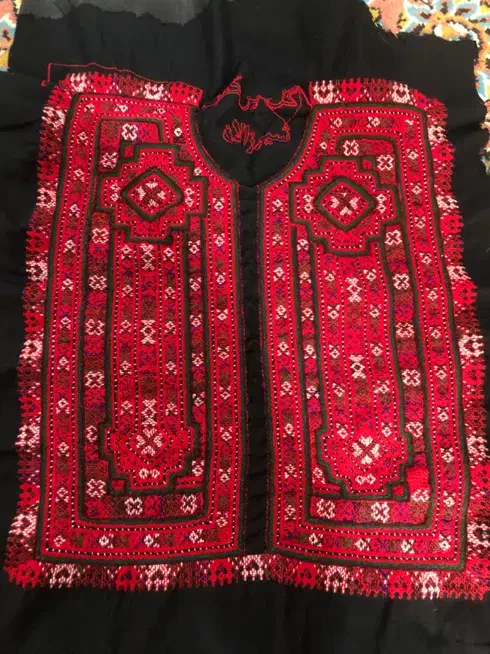 زی استین|لباس|خاش, |دیوار