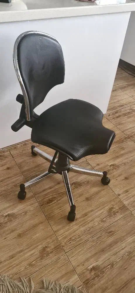 صندلی مارک سیلا جک دار|صندلی و نیمکت|فردیس, منظریه|دیوار