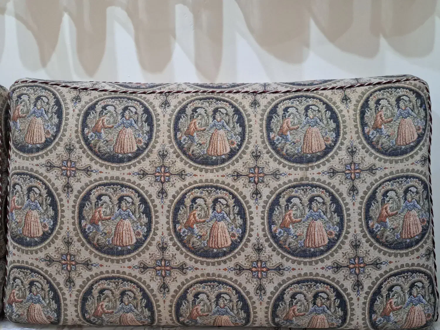 پشتی لیلی مجنون|پشتی|بیرجند, |دیوار