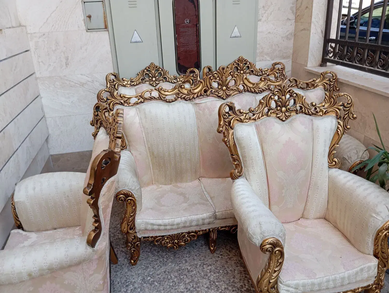 مبل سلطنتی راحتی|مبلمان خانگی و میز عسلی|تهران, آزادشهر|دیوار