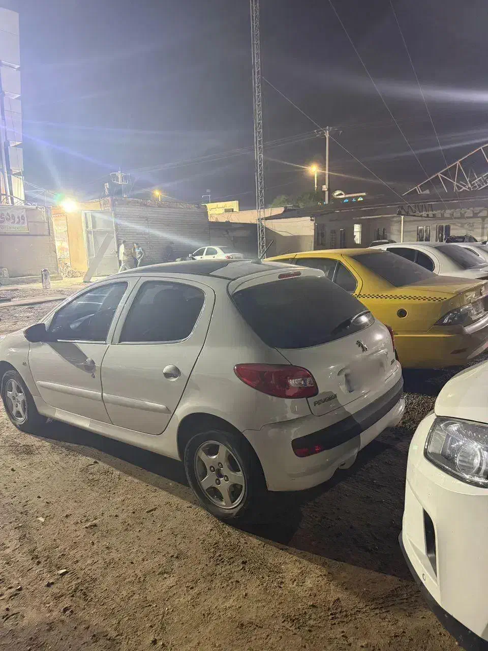 پژو ۲۰۷ ارتقا یافته فول همراه با لوازم|خودرو سواری و وانت|شیراز, حومه شیراز|دیوار
